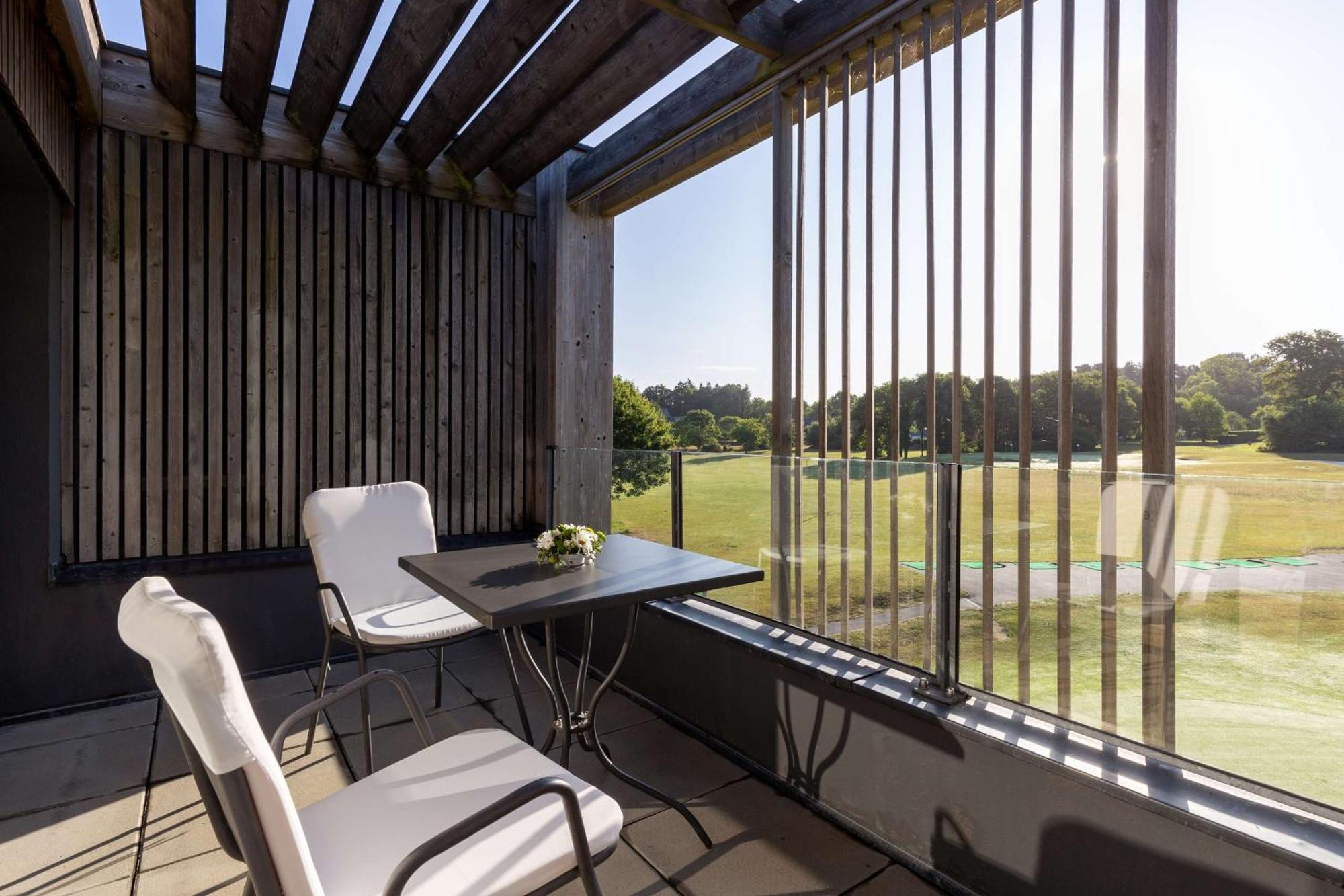 Best Western Plus Le Roi Arthur Hôtel&Spa Ploërmel Exterior foto